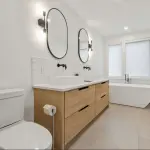 Stile e praticità per il tuo intimo arredo: le tendenze 2025 per il bagno moderno